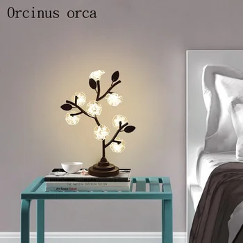 Šiaurės šalių šiuolaikinės paprasta medžio šakos stalo lempa gyvenamojo kambario, miegamojo, naktiniai staleliai, lempa šiuolaikinės kūrybos kristalų gėlių LED lempos