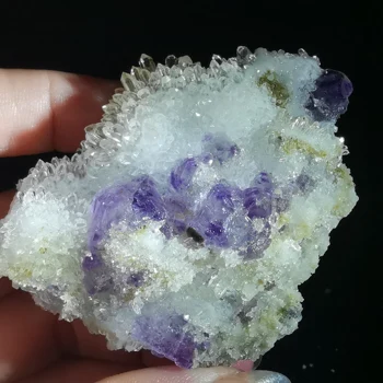 79.5 gNatural retas Tanzanijos mėlyna violetinė fluorito mineralinių pavyzdys grupių gydymo energija KRISTALINIS KVARCAS PERLAS