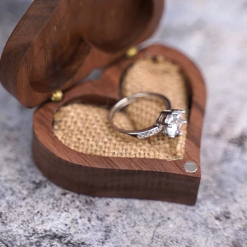 Širdies Formos Riešutmedžio Medienos Žiedas Lange Pasiūlymas Vestuvinis Žiedas Turėtojas Aksomo Minkštos Vidaus Reikalų Papuošalai, Žiedas, Auskarai Medinėje Dėžutėje