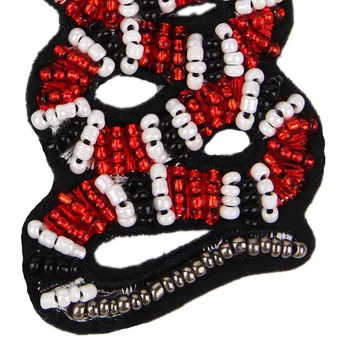 GUGUTREE zawalcowany siuvinėjimo gyvatė dėmės raudonos dėmės emblemos aplikacijos lopai drabužių ZK-237